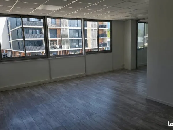 Bureaux 61 m² Crolles CROLLES - Centre HERMES