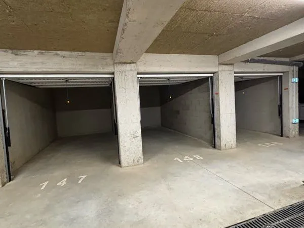 GARAGE fermé et sécurisé résidence Miramare secteur Macchione