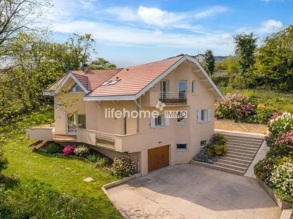 Maison 7 pièces 200 m²