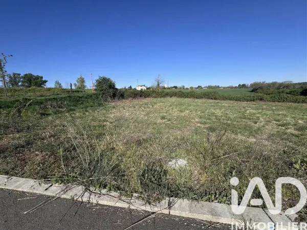 Terrain 796 m²