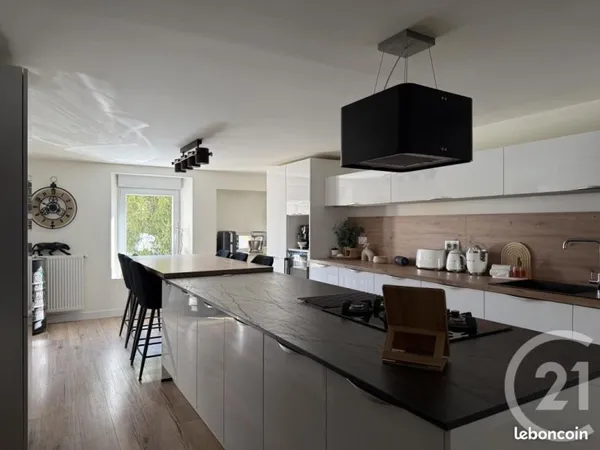 Maison 6 pièces 193 m²