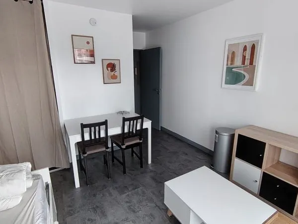 Studio 1 pièce 19 m²
