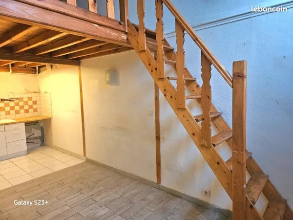 Joli studio à renover style Loft