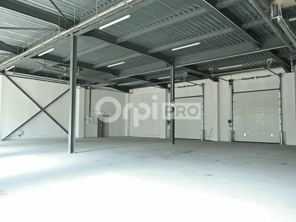 Local d'activité 686 m²
