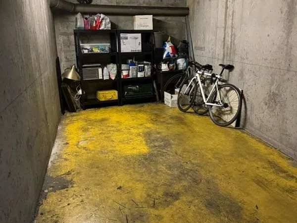 Parking box fermé/Arrêt Verlaine