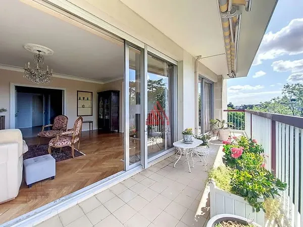 Appartement 6 pièces 159 m²