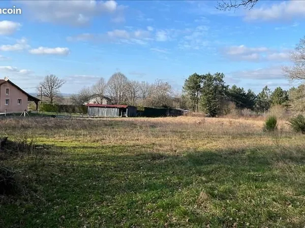 Terrain 5 567 m² Thiviers