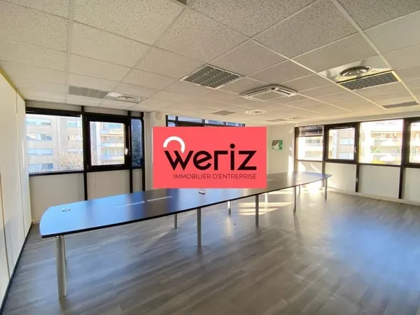 Bureaux 300 m²
