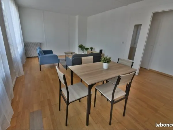 Chambre disponible dans colocation idéalement située à Evreux