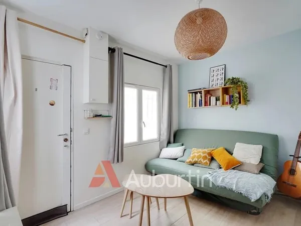 Studio 1 pièce 14 m²