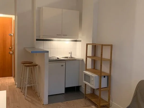 Studio 16 m2 meuble avec Balcon