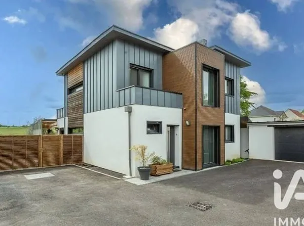 Maison 8 pièces 170 m²