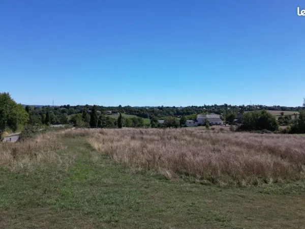 Superbe terrain à Luc