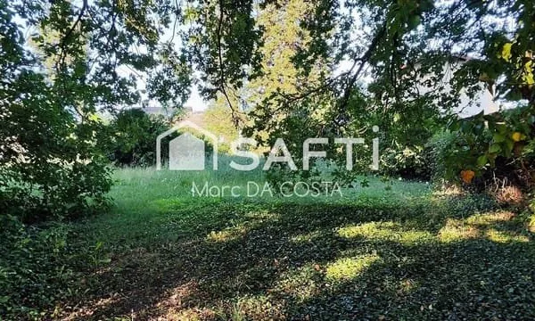 TERRAIN PLAT CONSTRUCTIBLE 985 M2 VIABILISE