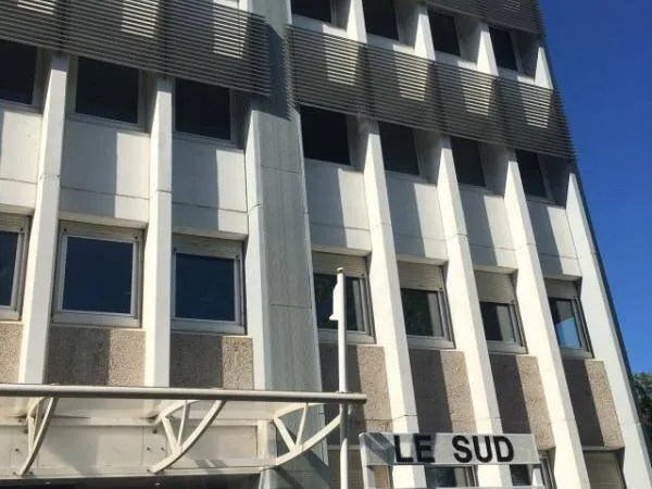 Bureau 386 m²