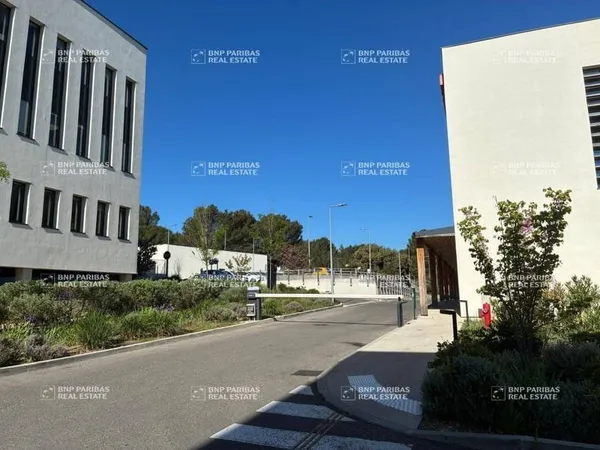 Bureaux 318 m²