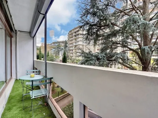 CHAMALIERES - AVENUE DE ROYAT - T3 BIS AVEC BALCON ET GARAGE