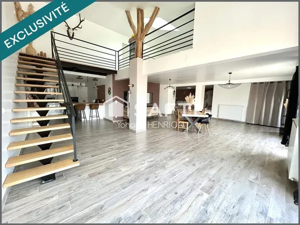 Maison de 212 m2 avec 250 m2 de dépendances