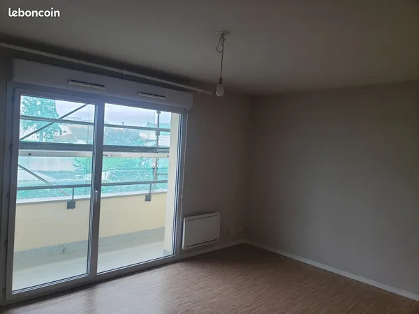 Studio 27m² avec parking-Avenue Patton