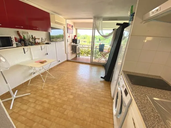 Studio Cabine + PARKING