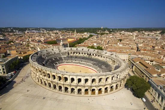 NIMES TERRAIN DE 387M²