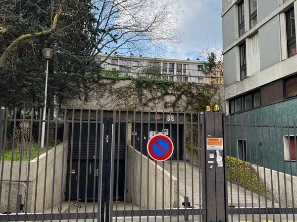 Place de parking - véhicules 2m