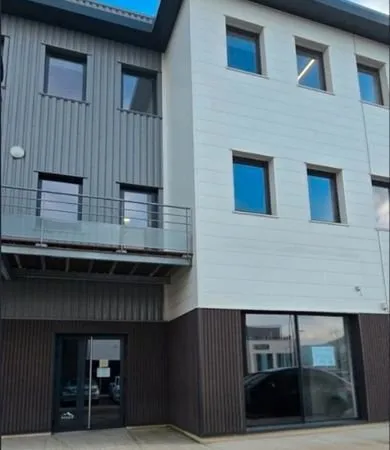 Local commercial genay 115m²