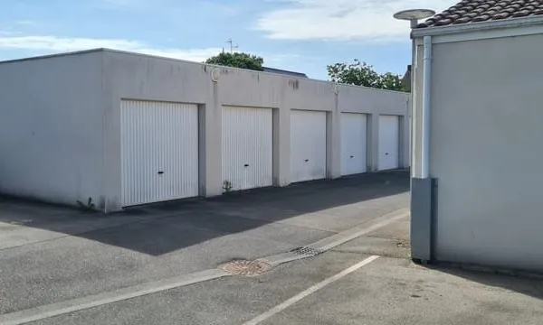 VENTE GARAGE BOX 15 M2 à COUERON Centre ( 44220)