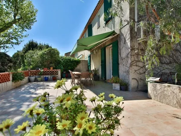 Maison mitoyenne familiale 95 m2 4 chambres Terrain 45