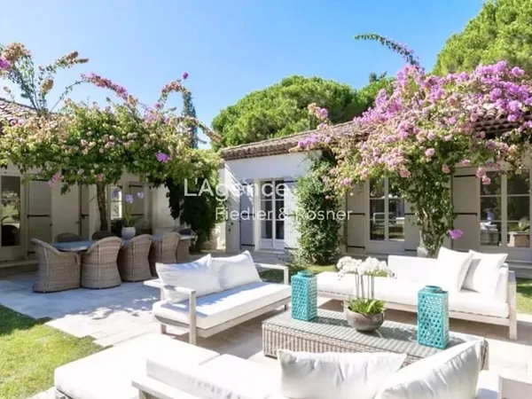 REF 359 : VILLA PLEINE DE CHARME A PROXIMITÉ DES PLAGES