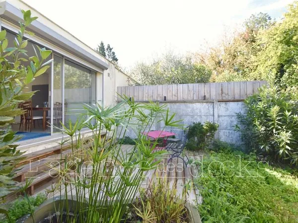 BÈGLES - JOLIE MAISON ANNÉES 60 ENVIRON 100m2 AVEC JARDIN 18