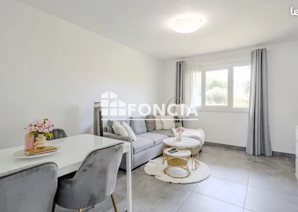 HYERES à 2 min du centre, T2 de 42 m2