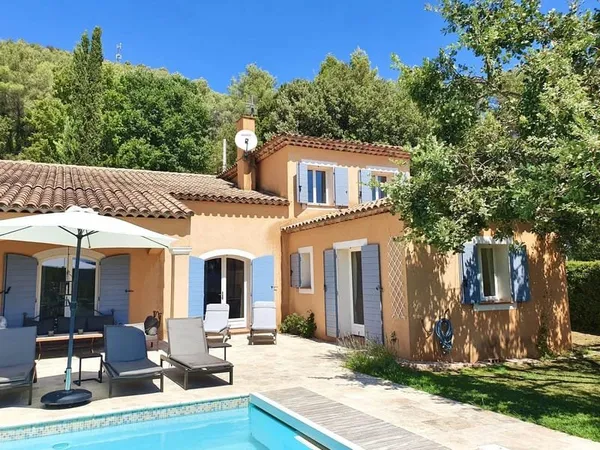 MAGNIFIQUE VILLA au CŒUR de la PROVENCE VERTE (Sud de la France)
