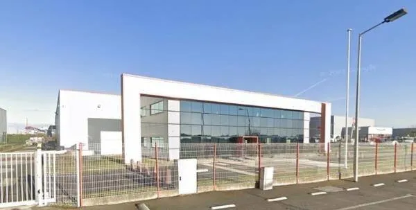 Local d'activité 1766 m²