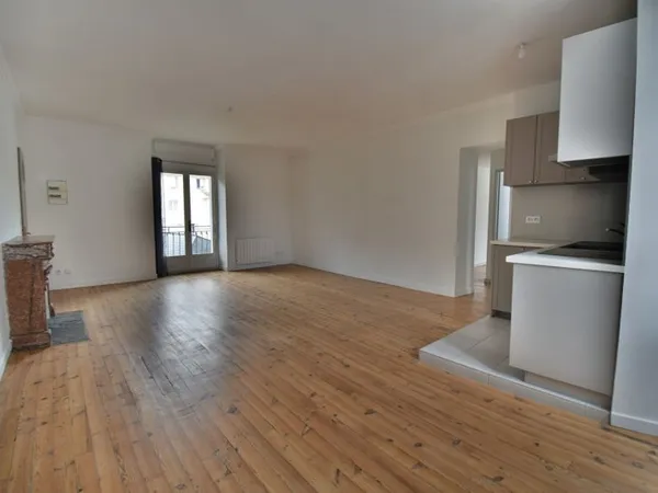 - Appartement T3 Rénové avec Terrasse Rooftop - Centre-ville ...