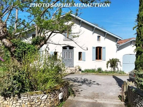 Maison 9 pièces 235 m²