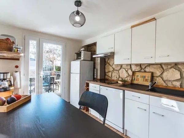 Maison 8 pièces 196 m²