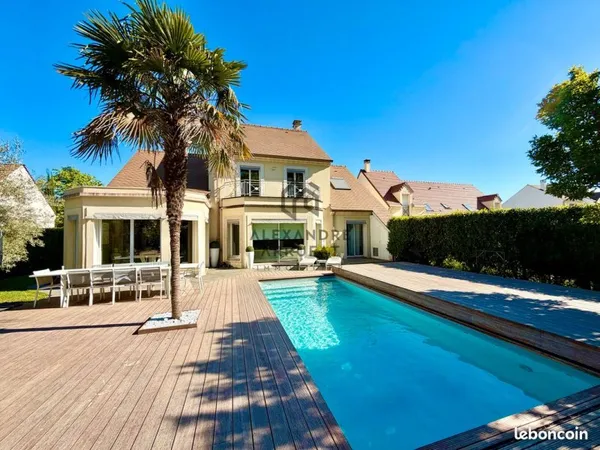 Maison 7 pièces 220 m²