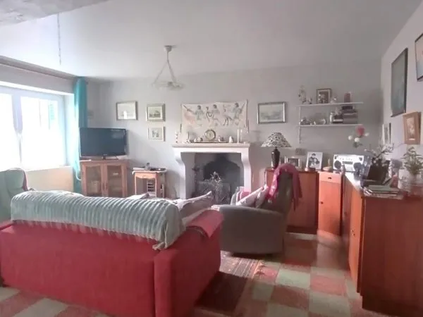 Maison 2 chambres avec grand terrain de 7400 m2 - OULCHES (36800)