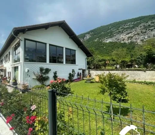 Maison 8 pièces, 5 chambres