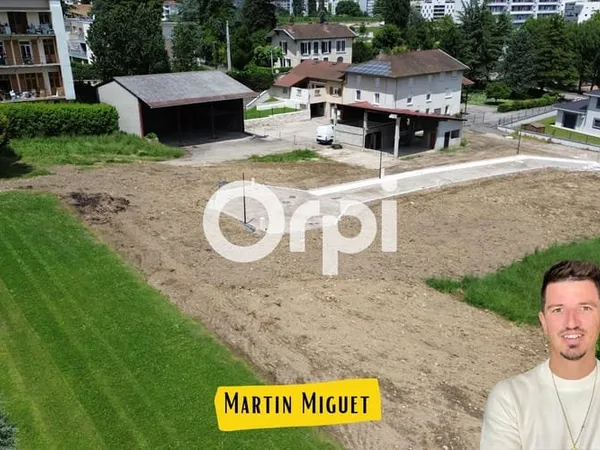 Terrain 648 m²