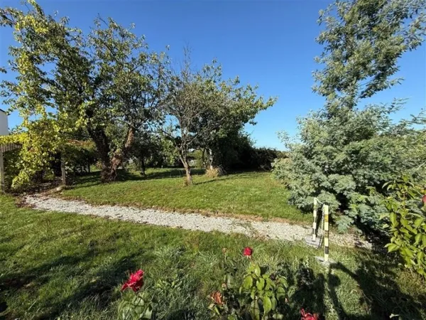 Terrain 911 m²