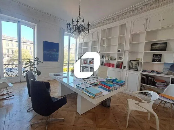 Bureaux 137 m²