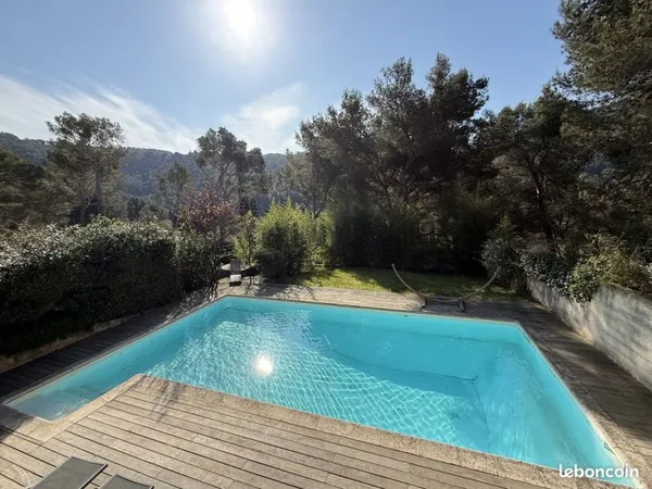 Propriété 6 pièces 227 m²