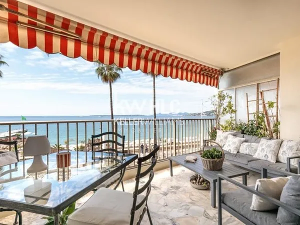 APPARTEMENT 3 PIÈCES - VUE MER À COUPER LE SOUFFLE