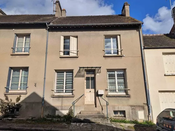 EXCLUSIVITE Maison 5 pièces avec cour et jardin, à rafraîchir