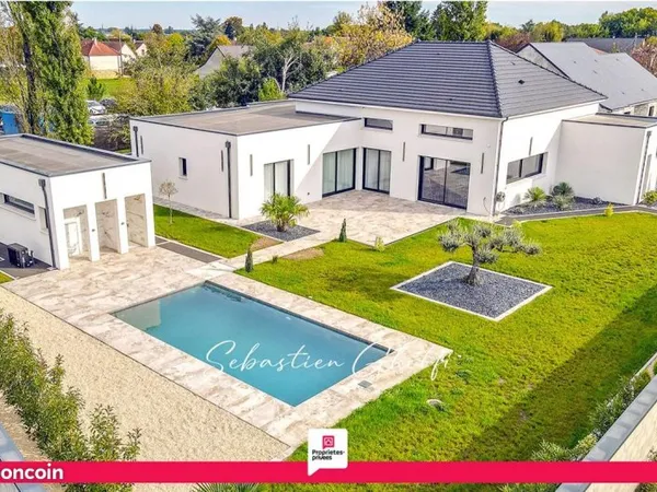 Maison 9 pièces 220 m²