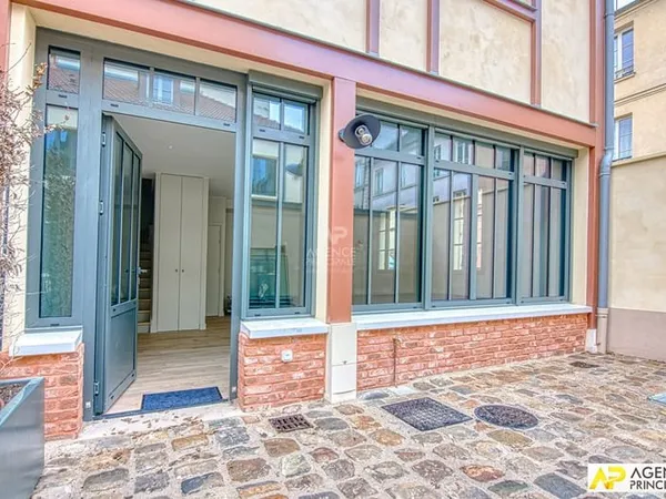 Versailles Notre-Dae Maison 3/4 pièces 87.5 m² au sol avec cour arborée