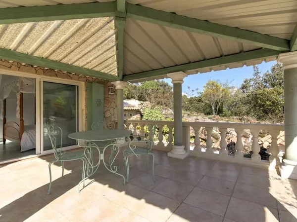 Pierrefeu//Maison 5P 110 M²//Terrain 7821 M²