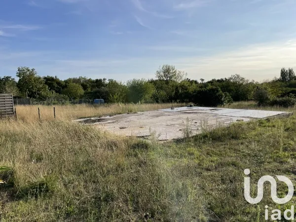 Terrain 738 m²